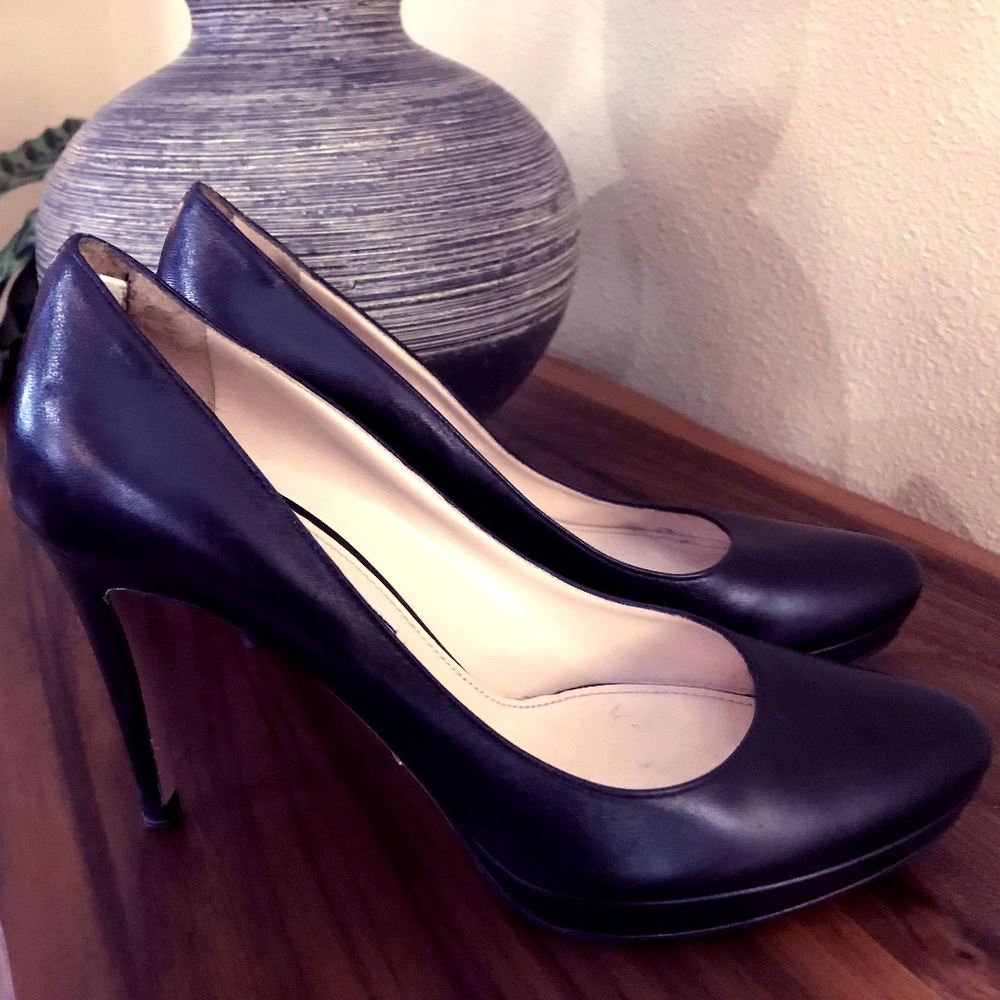 Prada Black Saffiano Leather Platform Pumps size 6